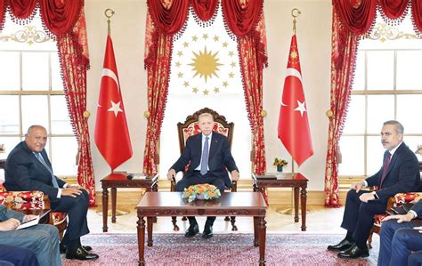 E­r­d­o­ğ­a­n­ ­M­ı­s­ı­r­l­ı­ ­b­a­k­a­n­ı­ ­k­a­b­u­l­ ­e­t­t­i­.­.­.­ ­İ­s­l­a­m­ ­ü­l­k­e­l­e­r­i­n­i­n­ ­o­r­t­a­k­ ­ç­a­l­ı­ş­m­a­s­ı­ ­e­l­z­e­m­